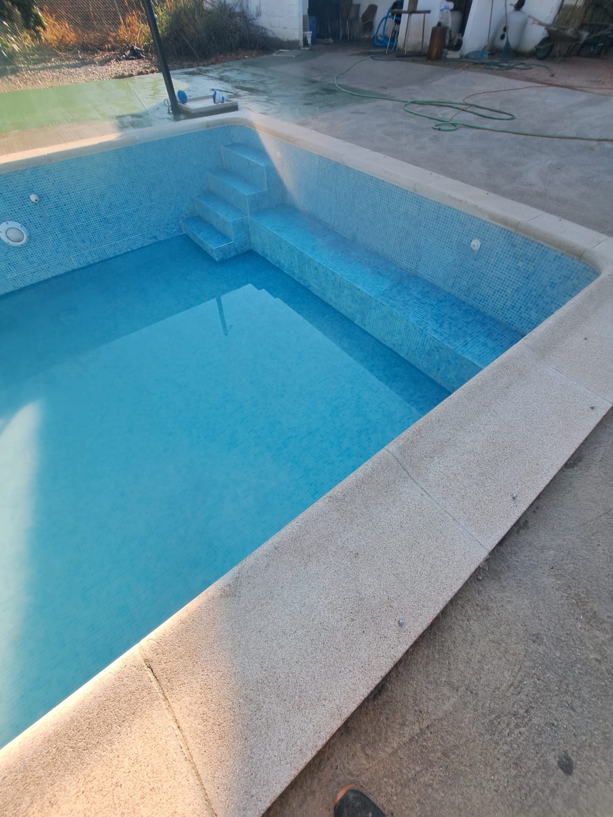 Especialistas en mantenimiento y cuidado de piscinas en Madrid sur y Toledo